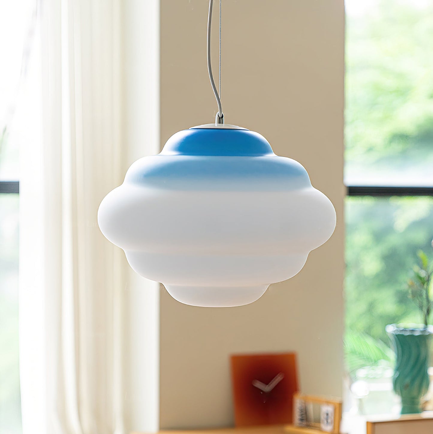 Sophie - Lampe nuage suspendue avec dégradé de couleurs pour une ambiance relaxante