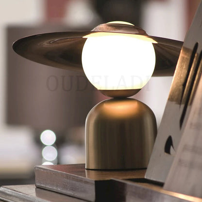 Lumière - Lampe de table en verre nordique avec abat-jour en métal doré pour salon et bureau