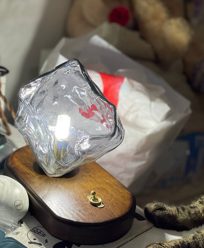 Clara - Lampe de table en verre givré avec capteur de mouvement intégré