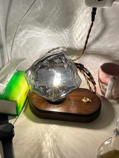 Clara - Lampe de table en verre givré avec capteur de mouvement intégré