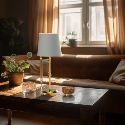 Lumière - Lampe de table rechargeable en tissu doré avec abat-jour moderne pour restaurant ambiance farmhouse