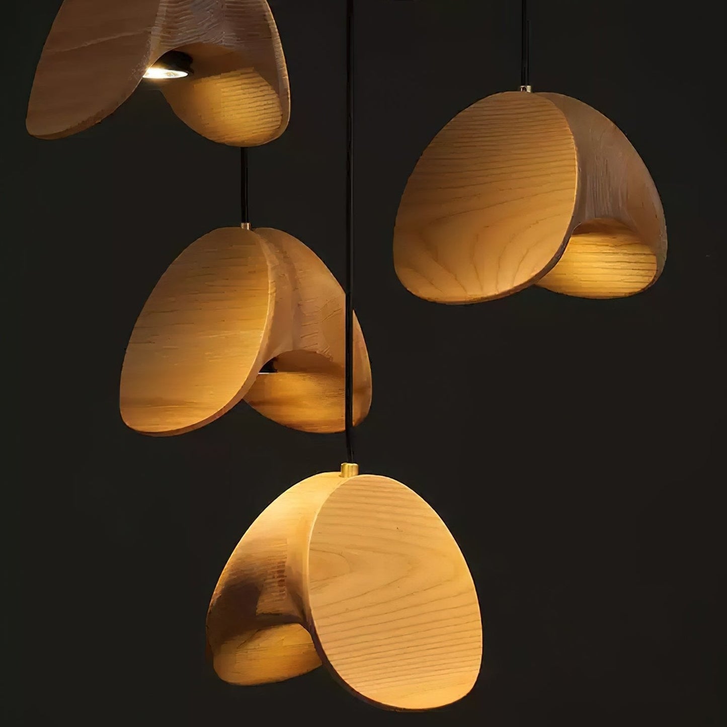 Sophie - Luminaire suspendu artistique en bois naturel pour une ambiance chaleureuse