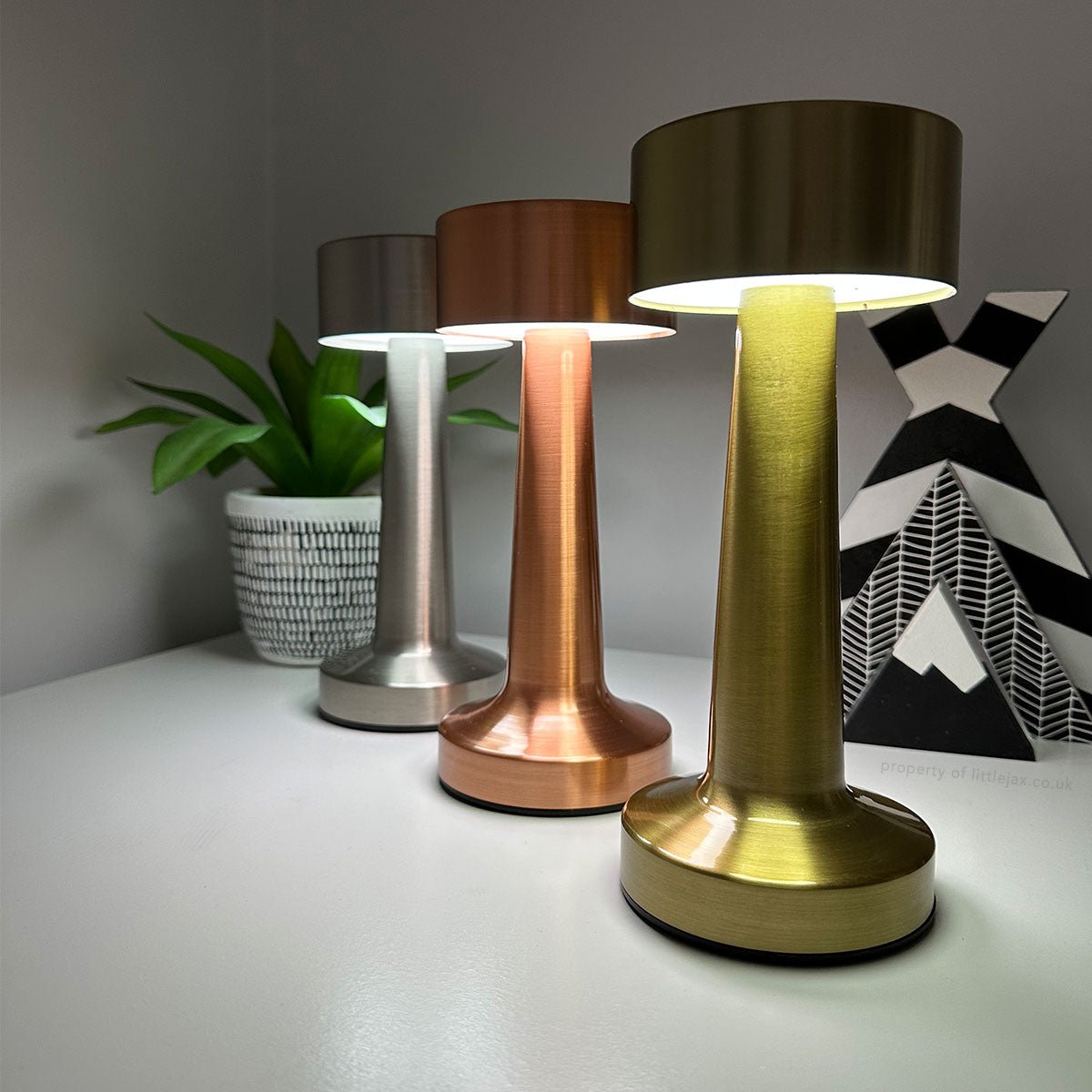 Léa - Lampe de table moderne sans fil avec éclairage ambiant adjustable