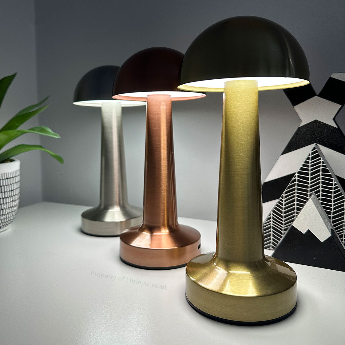 Léa - Lampe de table moderne et sans fil en forme de dôme avec modes d'éclairage réglables