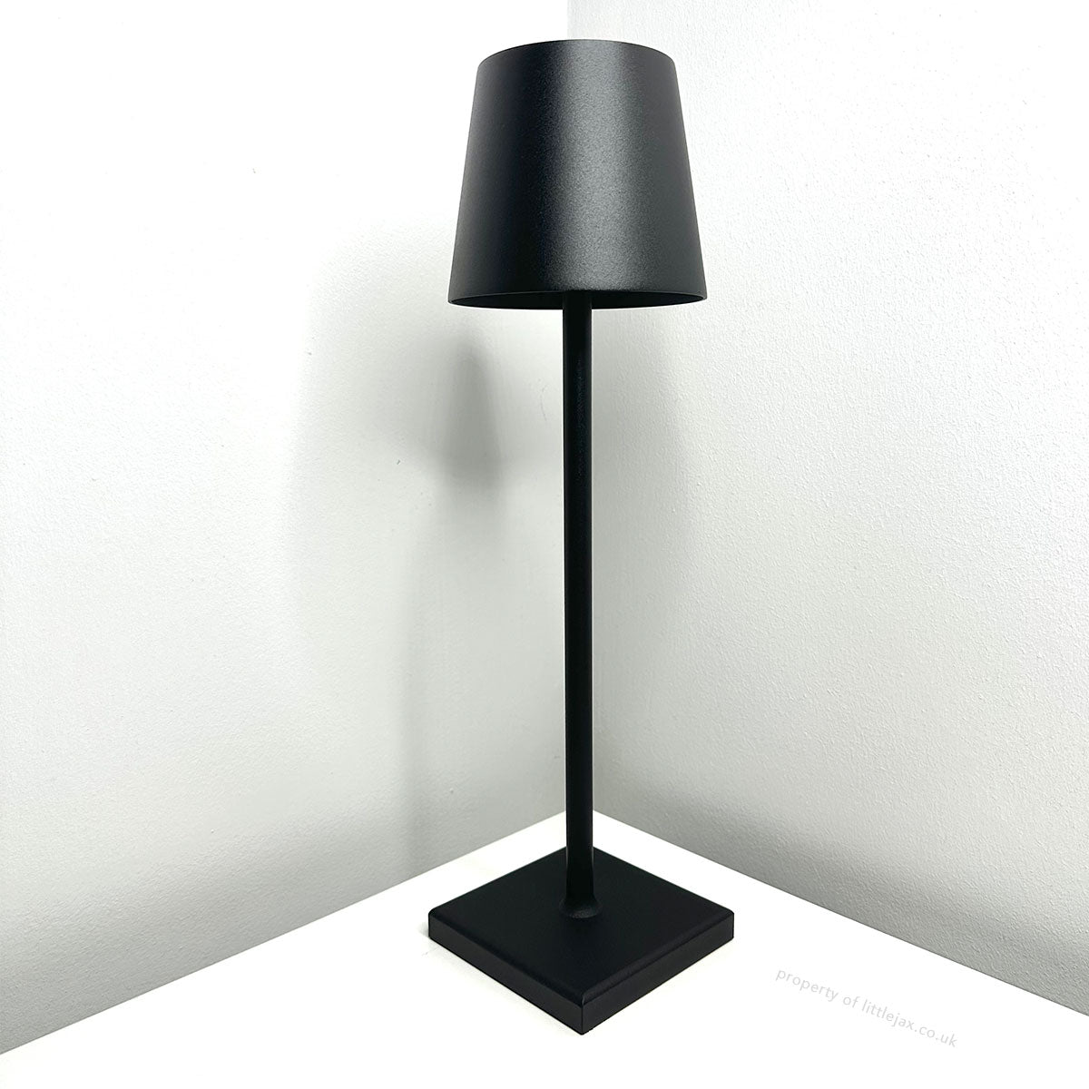 Clara - Lampe de table moderne sans fil au design contemporain