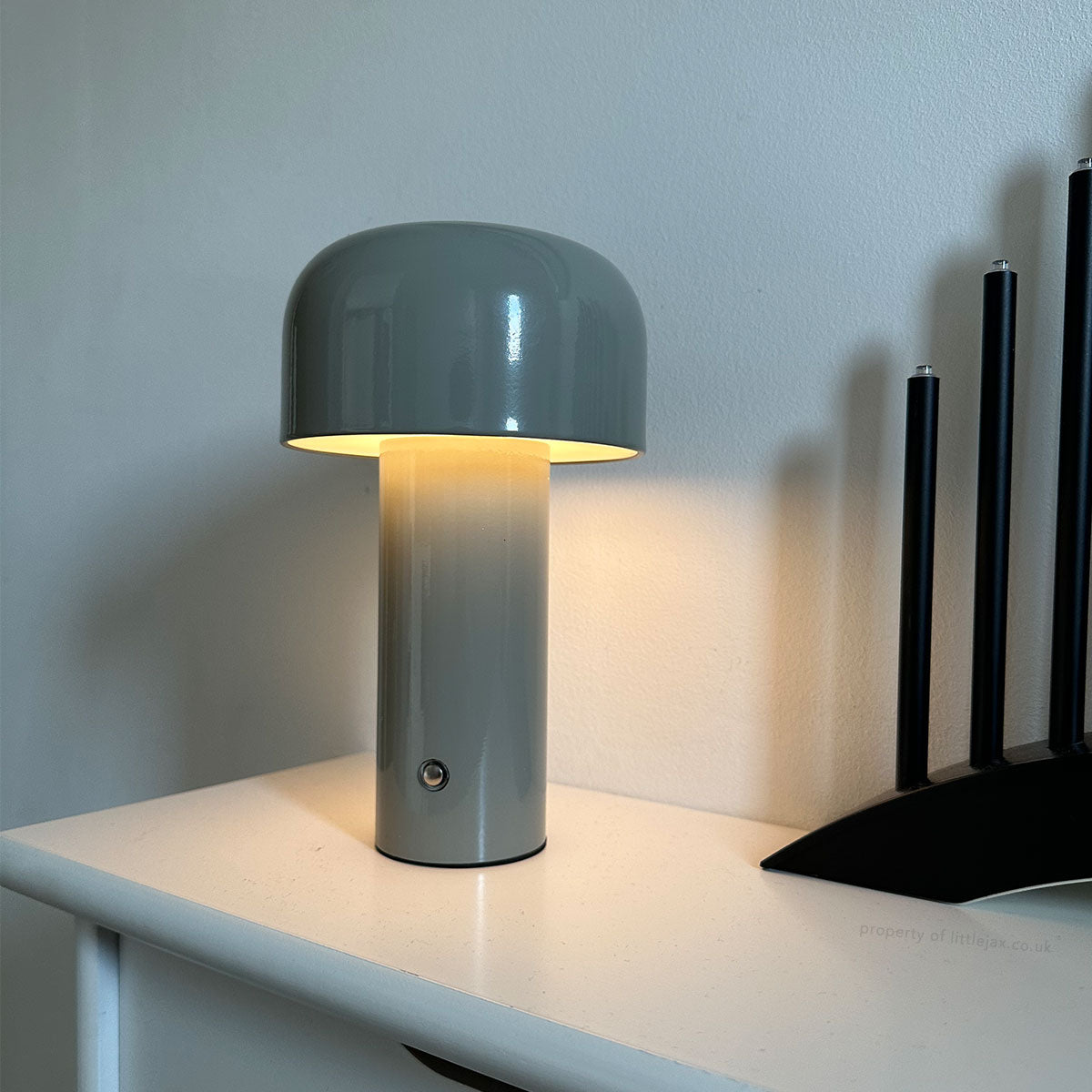 Sophie - Lampe champignon moderne et sans fil au design épuré