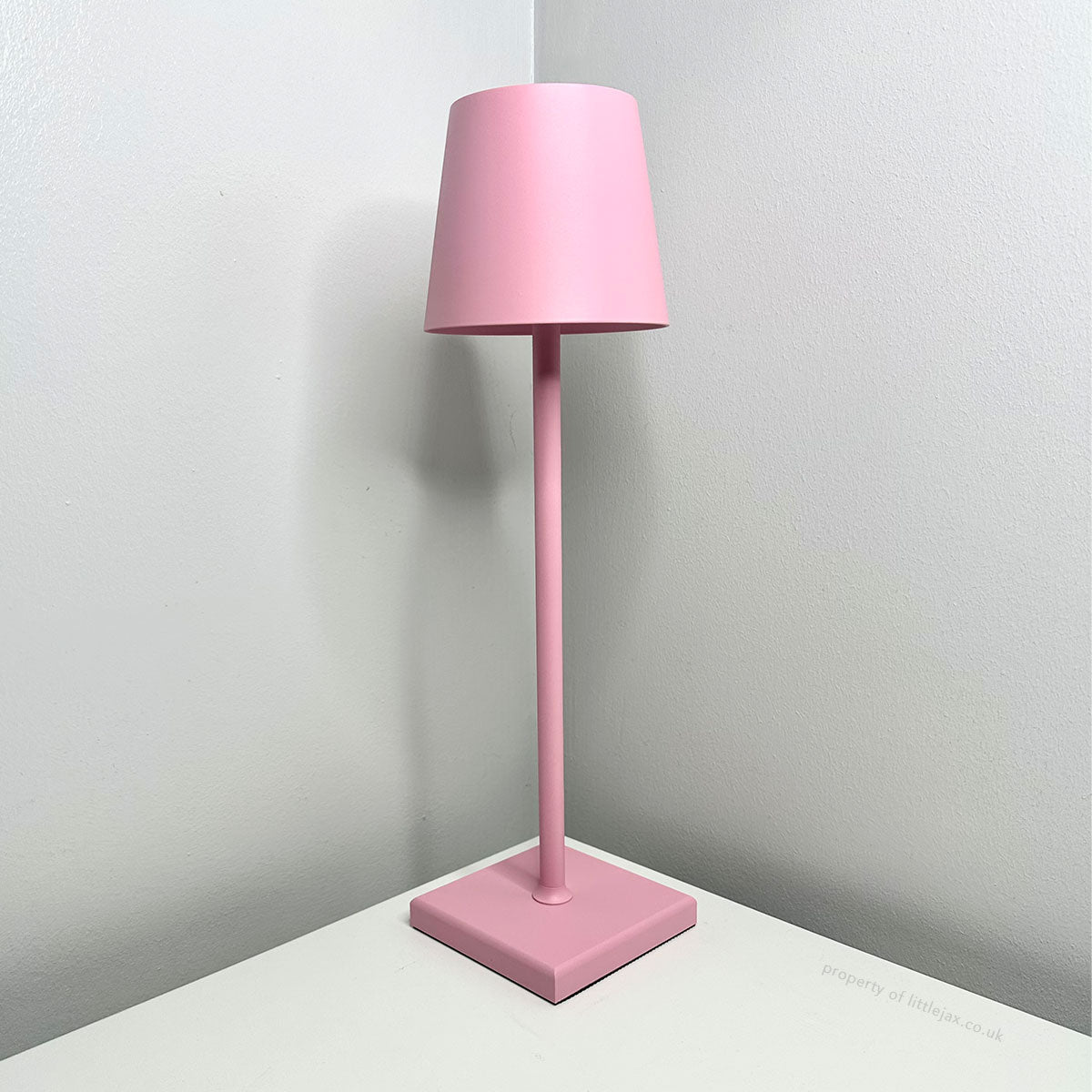 Clara - Lampe de table moderne sans fil au design contemporain