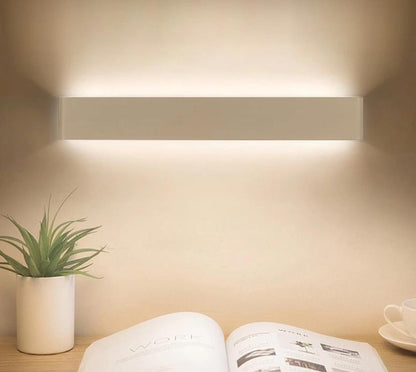 Luc - Luminaire LED moderne avec éclairage ambiant unique