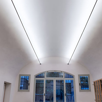 Lumière de plafond linéaire LED avec bandes lumineuses rotatives