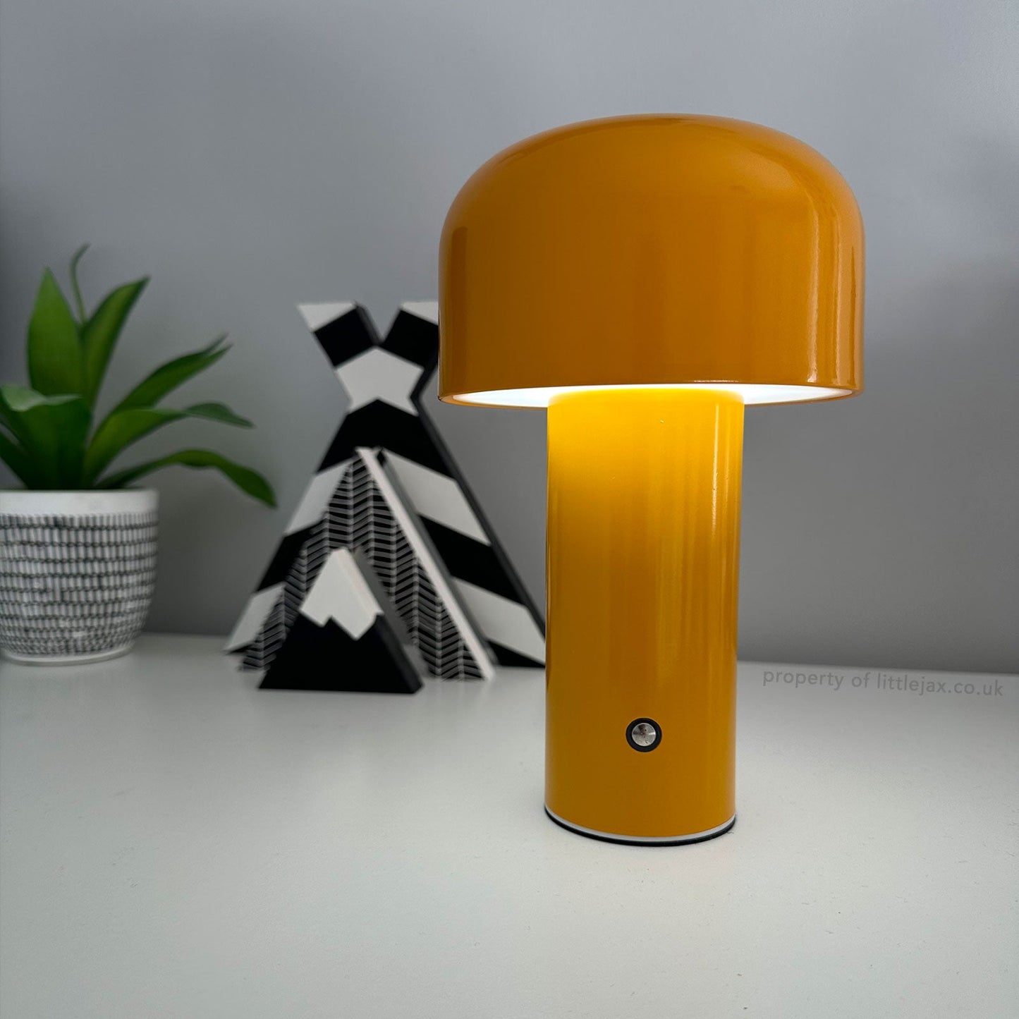 Sophie - Lampe champignon moderne et sans fil au design épuré